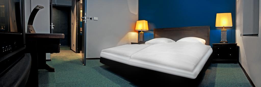 Blues Hotel Chorzów Δωμάτιο φωτογραφία